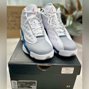 ***SOLD***Jordan 13 Retro 🔵🩶FRENCH BLUE🩶🔵